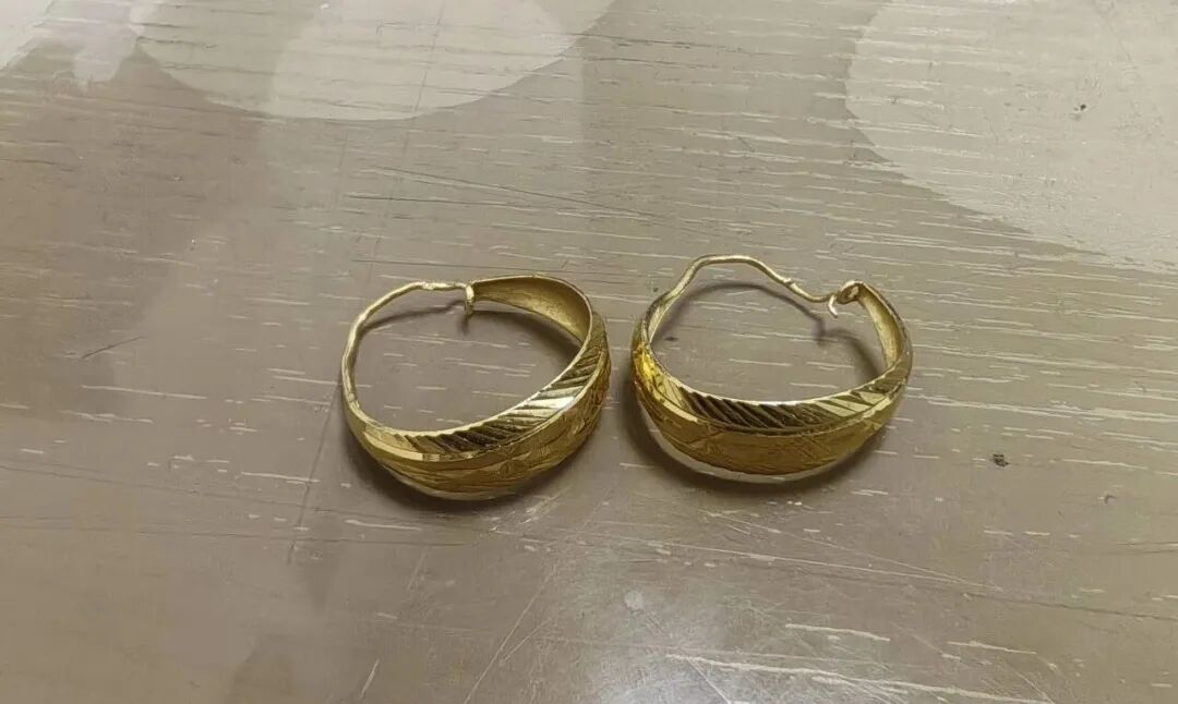 垃圾场翻找两小时!一副遗失耳坠照见向善的徐州力量