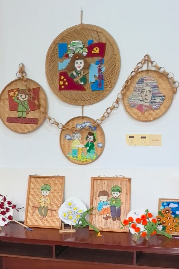 金沙小学手工工坊内学生们的作品