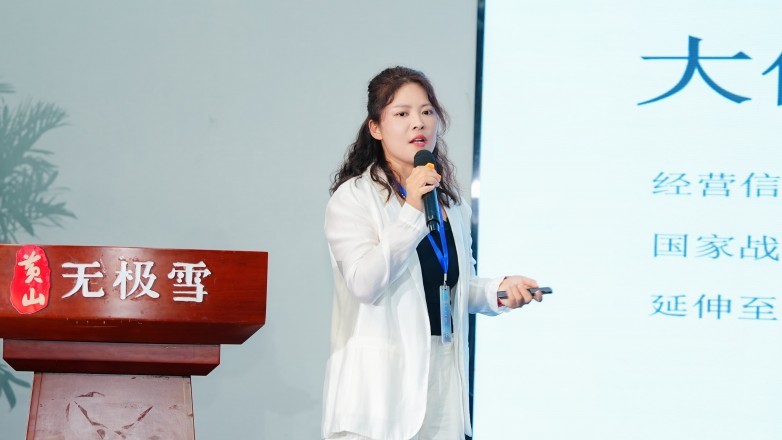 陈伟.jpg