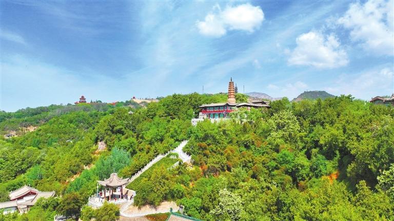 白塔山公园　田蹊