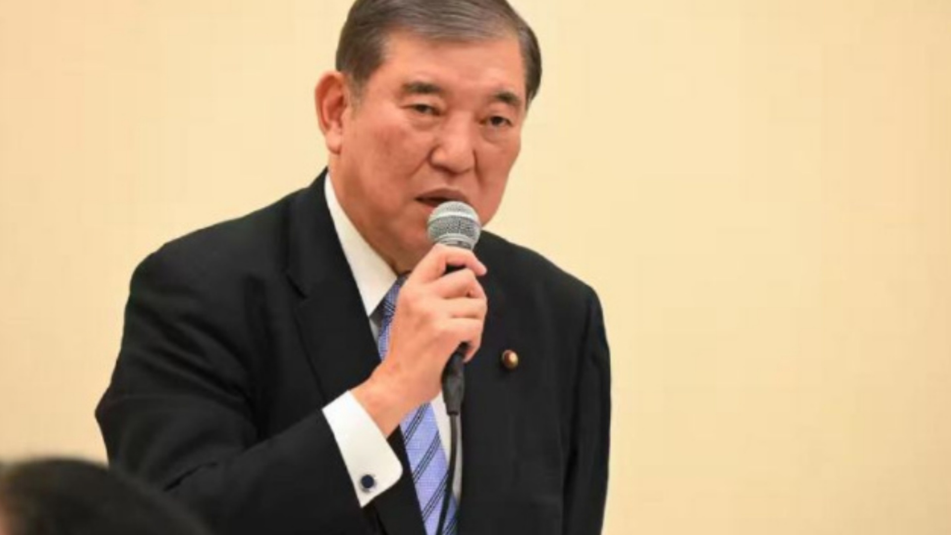 “不是中国侵略了日本，是日本发动战争导致数千万人丧生”石破茂再批高市向靖国神社奉供品