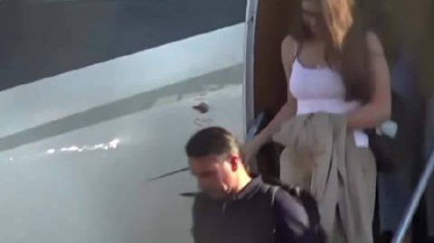 小博索纳罗穿着防弹背心落地美国小博索纳罗抵美画面 视频曝光!小博索纳