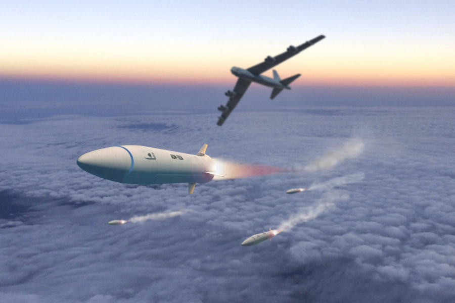 由于体型较小，B-52可以挂载多枚AMG-183A