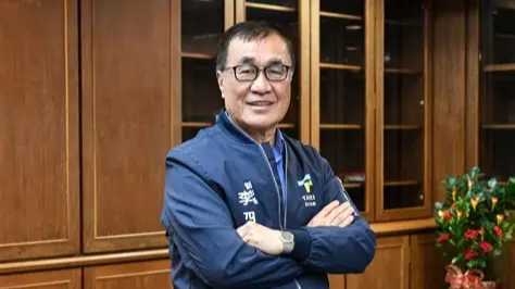 蓝新北市长候选人，启动路口拜票争支持