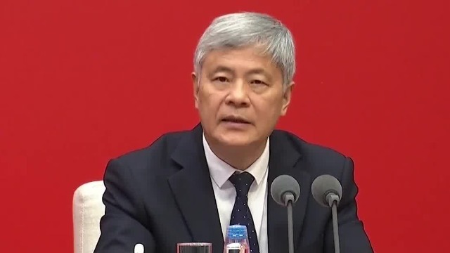 凤凰记者就强化制度治党执行与落实提问