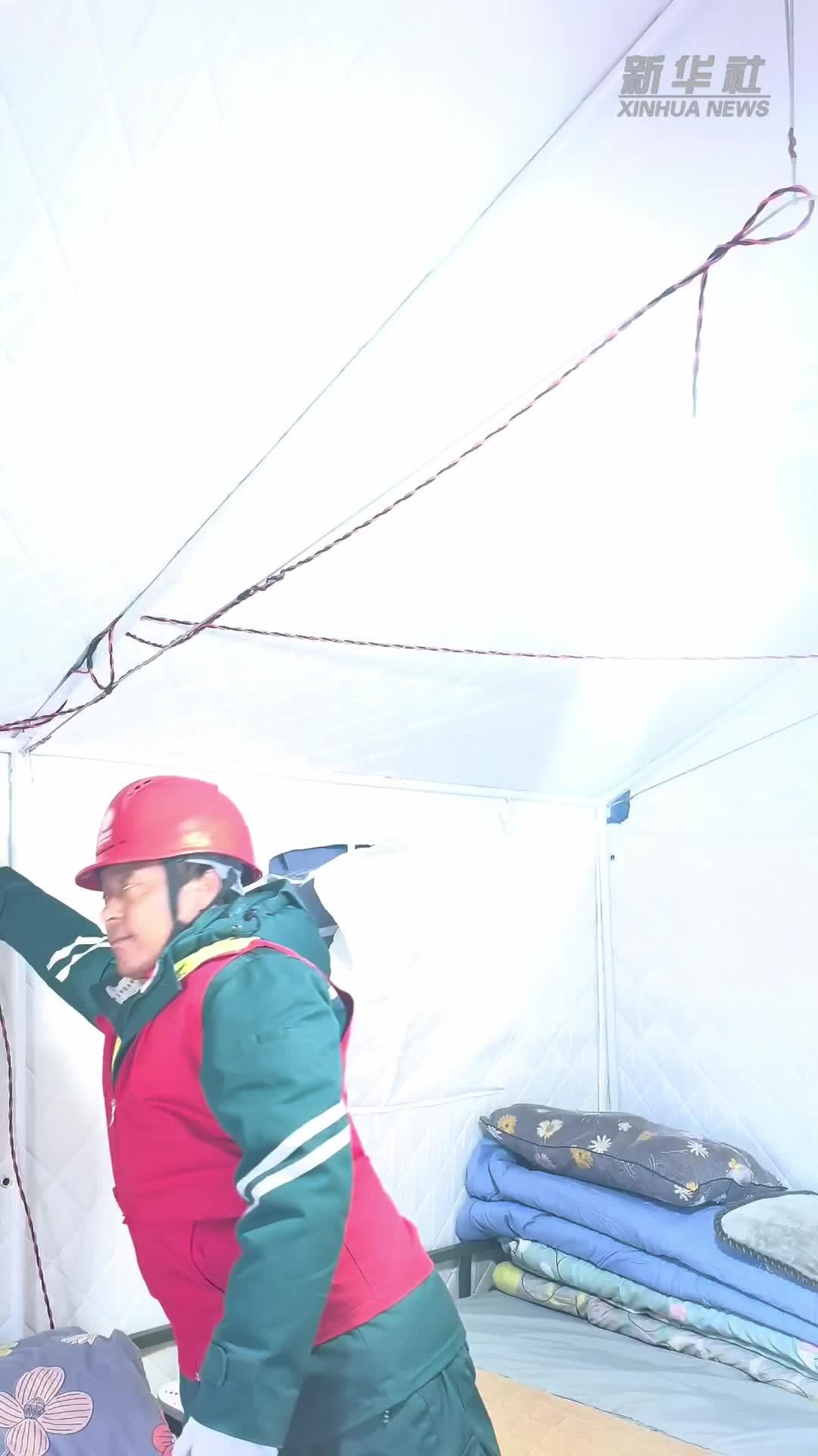 青海杂多县6个安置点帐篷全部通电