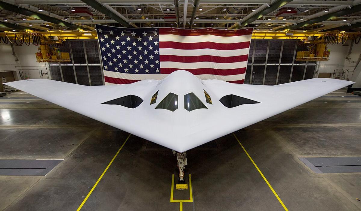 【B-21轰炸机】