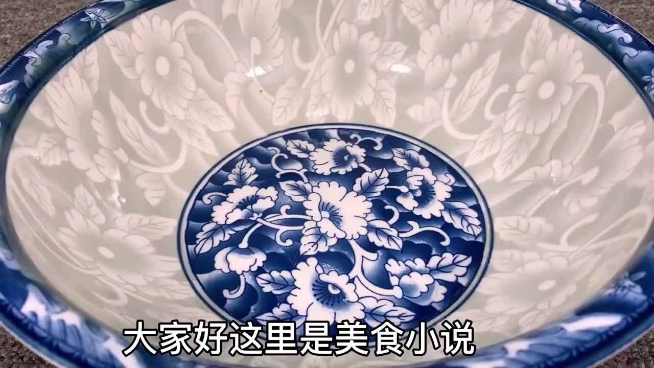 白灼虾切记不要用水煮，大厨教你一招，鲜嫩入味，比饭店的还好吃