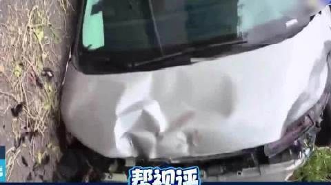 【小鹏回应车被撞报废气囊都没弹】据南京晨报此前报道,10月15日,刘