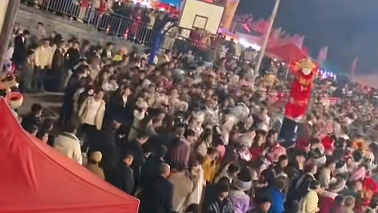 结婚请人撑场面火爆全网，当事人回应起号炒作质疑