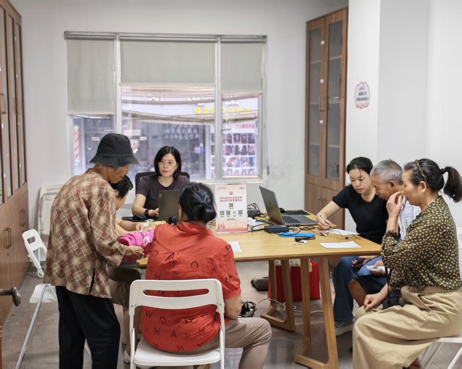 银发护耳进社区,家门口响起“好声音”--麻布社区开展听力健康公益行活动