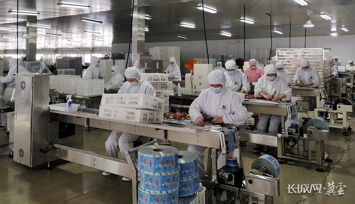 承德瑞泰食品有限公司山楂加工车间。