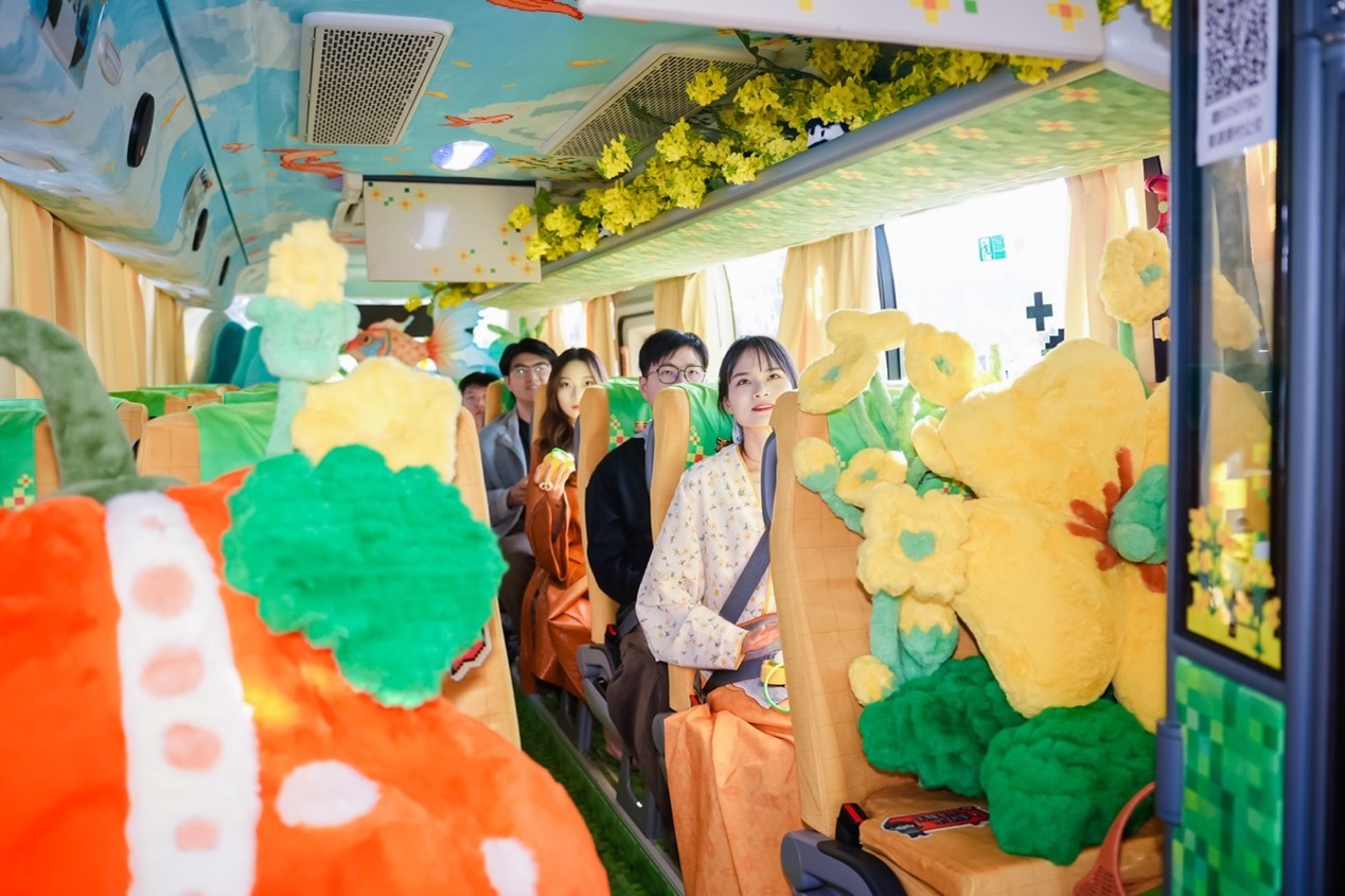 上车即是游览!滴滴“五彩之心”号解锁婺源文旅出行新体验