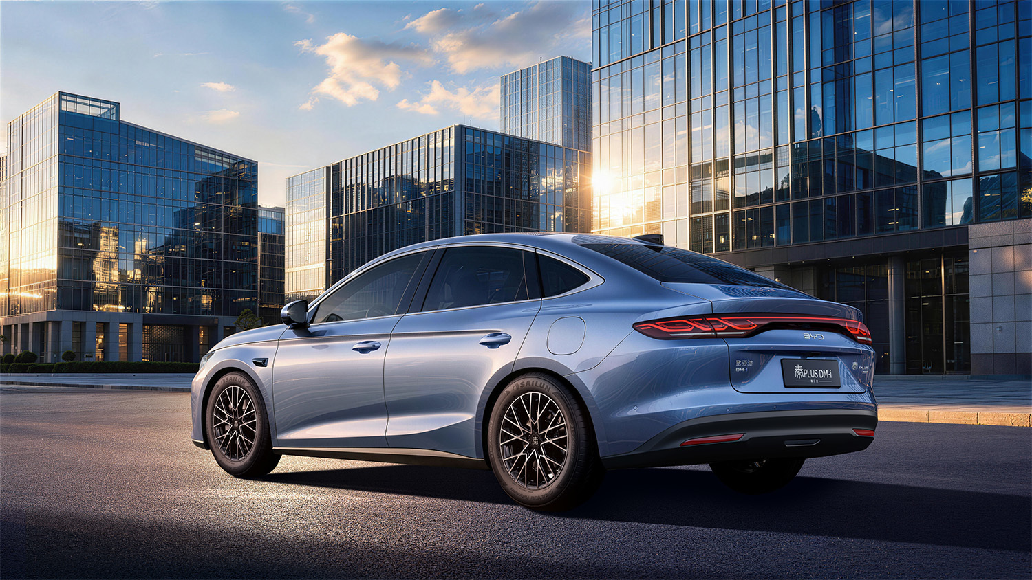空间更大/综合续航2290km 第三代秦PLUS DM-i上市限时价7.69万元起