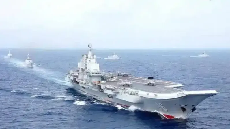 双055大驱护航！辽宁舰编队“超豪华加强版”有多强，专家详解