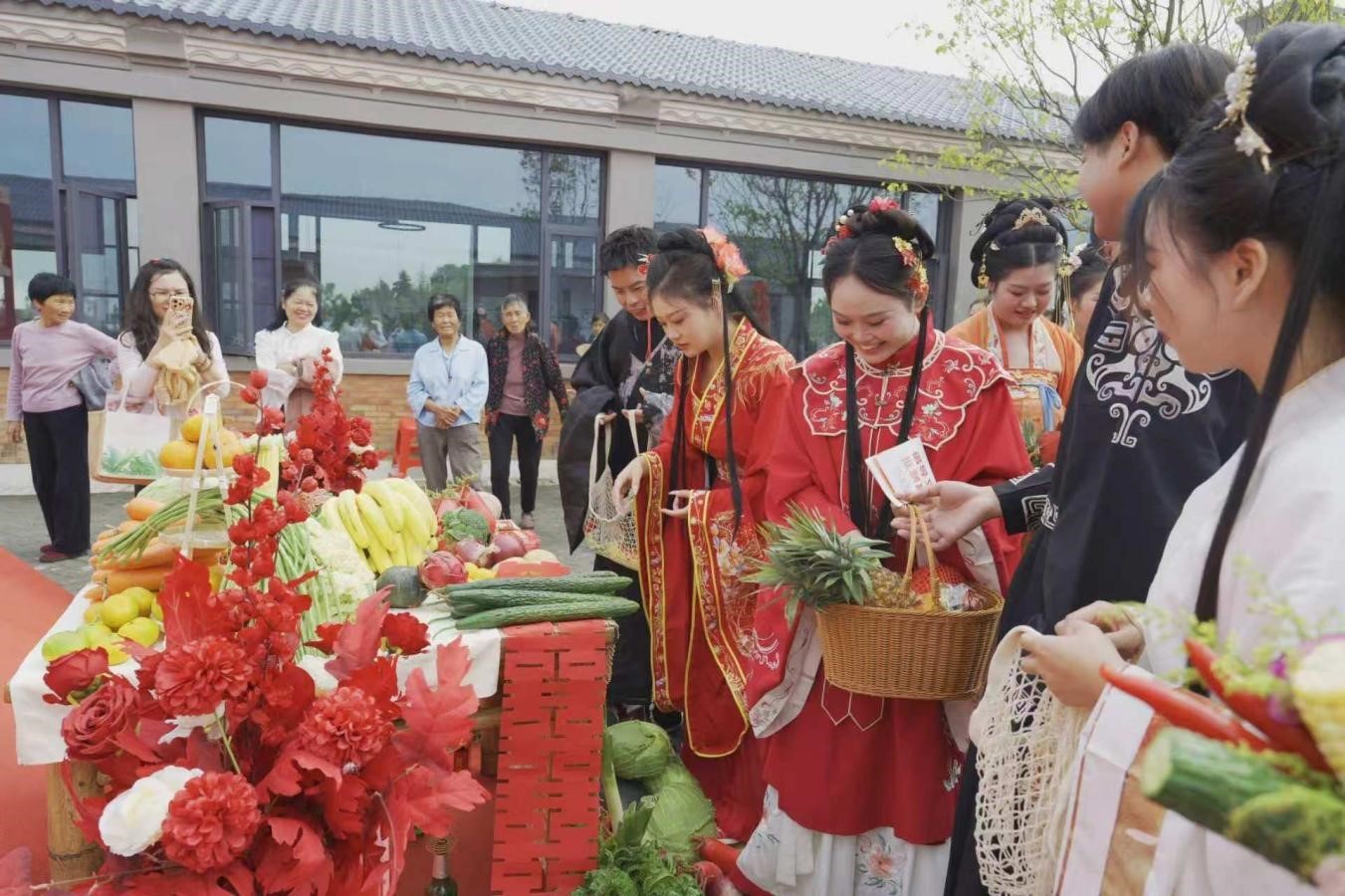 新风润荆楚 婚俗启新篇——天门举办集体婚礼倡导文明节俭婚嫁新风