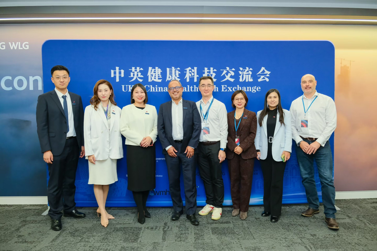 图为部分发言嘉宾合影