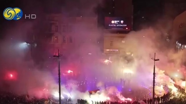 塞尔维亚议会选举落幕，胜选阵营举行庆祝活动