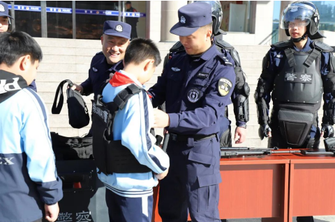 宁晋公安开展警营开放日活动
