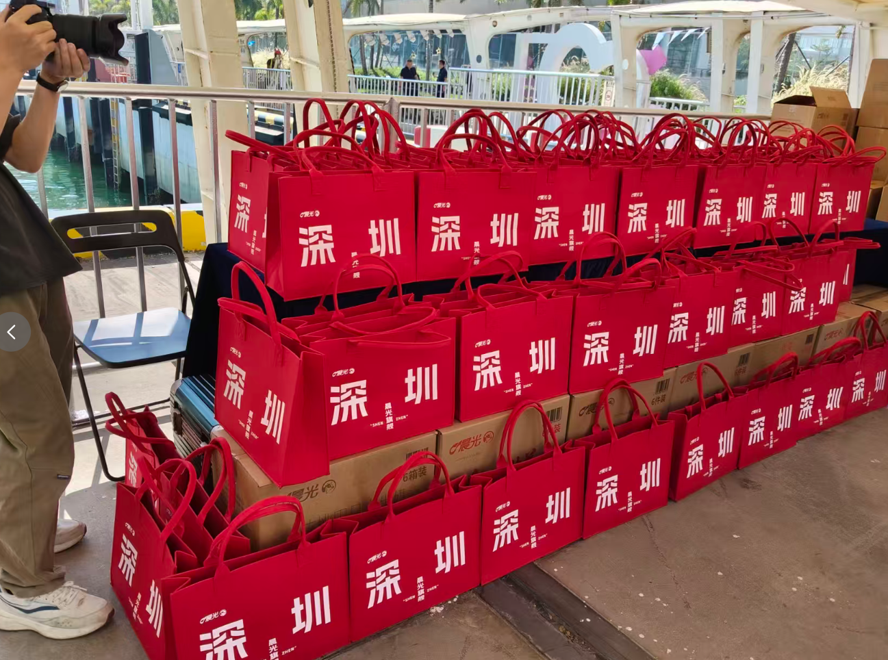 政府引导·志愿护航·企业跨界,深圳打造“海上亲子乐园”,构筑移动海洋课堂