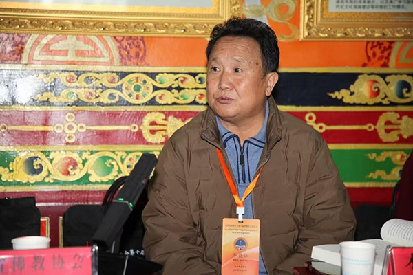 青海师大才项多杰教授在大会上发言