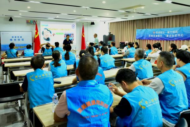 从“听讲”到“敲门”：桃源街道楼栋长把政策宣传课开进楼道