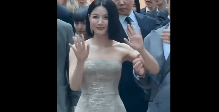 韩国女星金裕贞遭品牌老板咸猪手，当众搂腰拉手被指越界