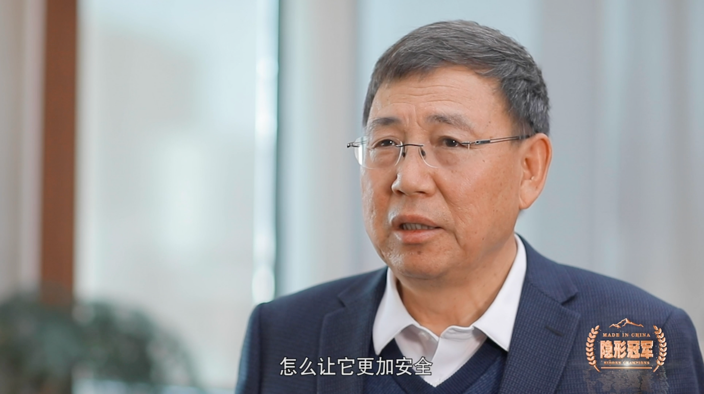 新望 中制智库理事长兼研究院院长