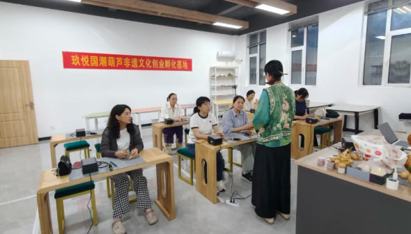 老手艺的年轻化突围:国潮葫芦非遗的创新传承与产业新路径