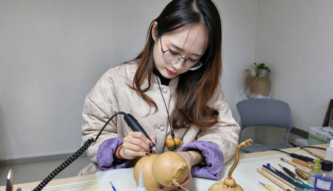老手艺的年轻化突围:国潮葫芦非遗的创新传承与产业新路径