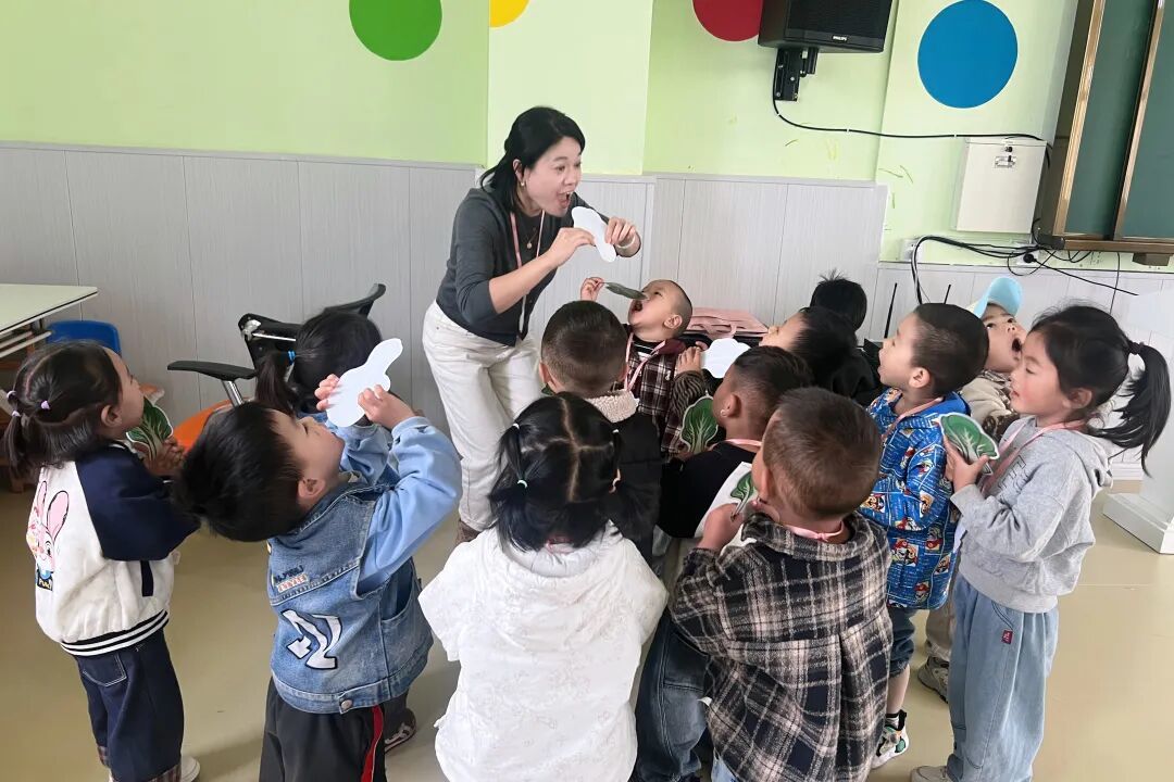 跨越两千公里的教育奔赴,慈布送教共筑成长沃土