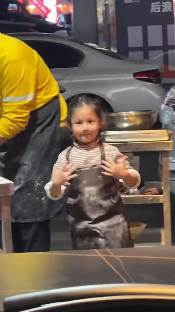 娃这天分，能上幼儿园舞台领奖了吧