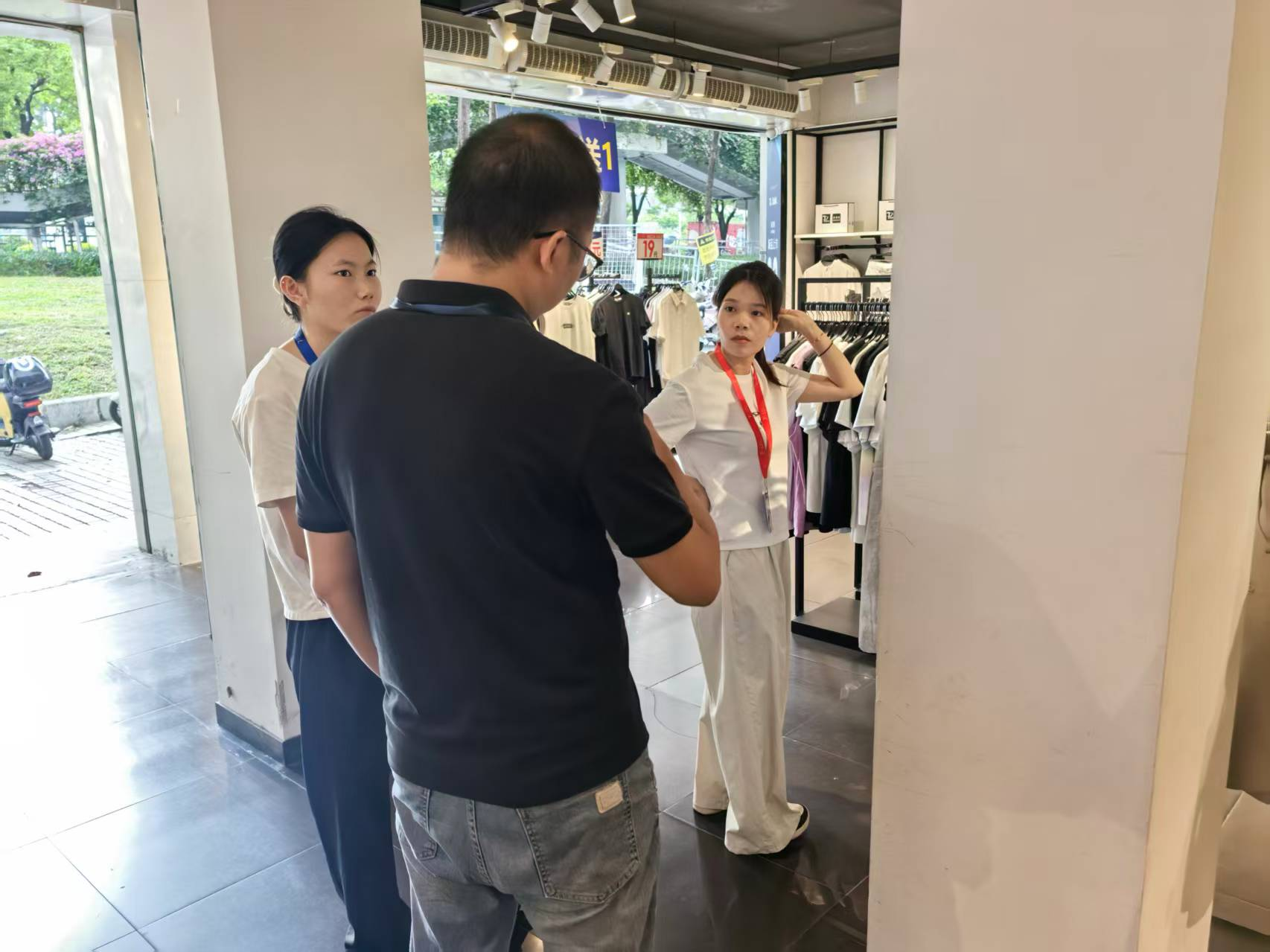 西乡社区调解化解欠薪纠纷 暖心守护劳动者权益