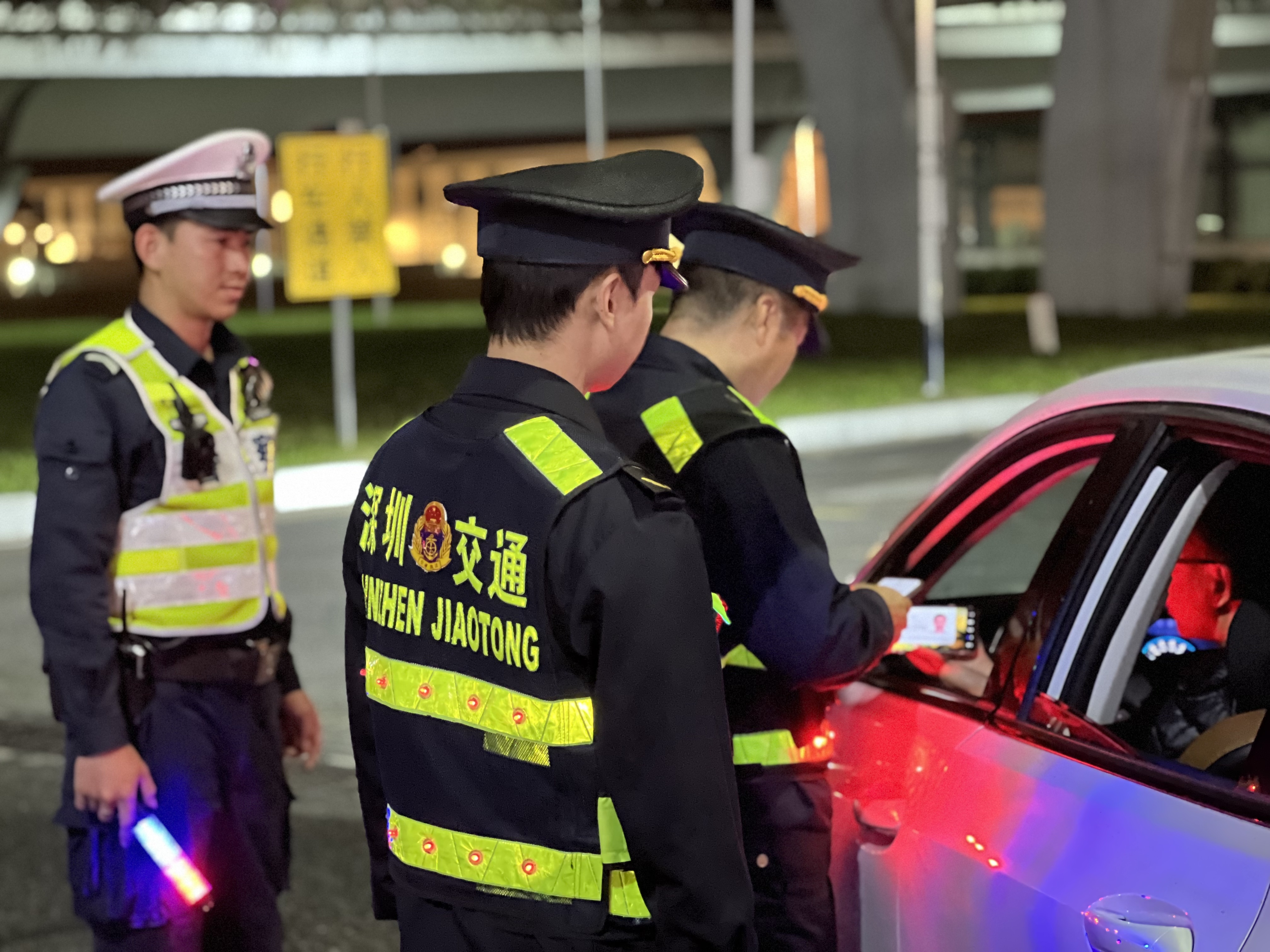 从“严管”到“善治” 深圳交通执法让市民出行更安全、更便捷、更舒心