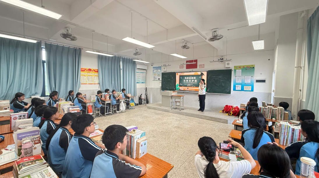 二十年不变的守护 惠州海事青年走进谭公中学开展水上安全“必修课”