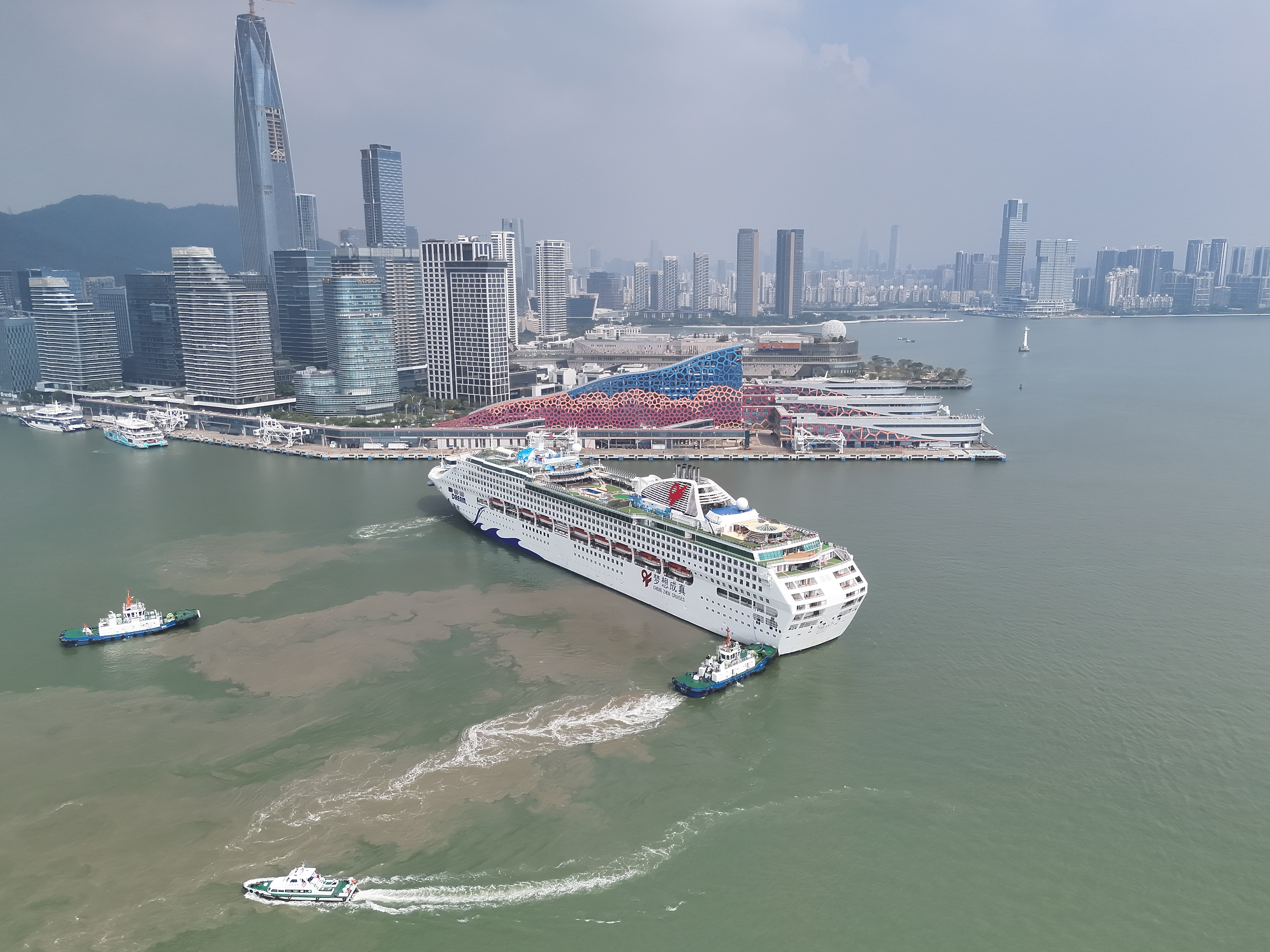 深圳首个“无目的地海上游”邮轮航次从蛇口启航