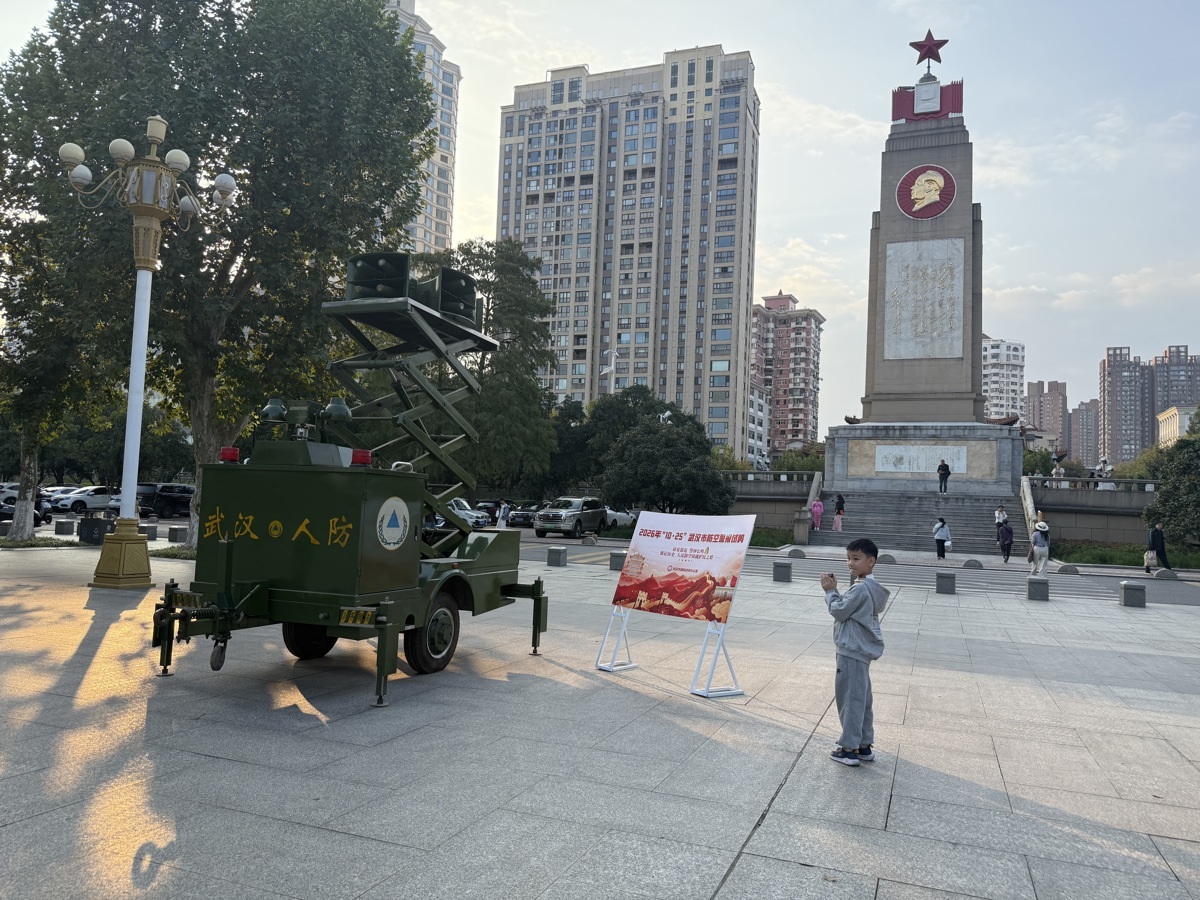 记者现场拍摄