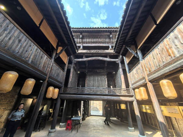10月22日,泗王庙片区大志弄片区祭师祠区历史文化名城保护提升项目,坚持“最小干预、修旧如旧”原则。新华网发