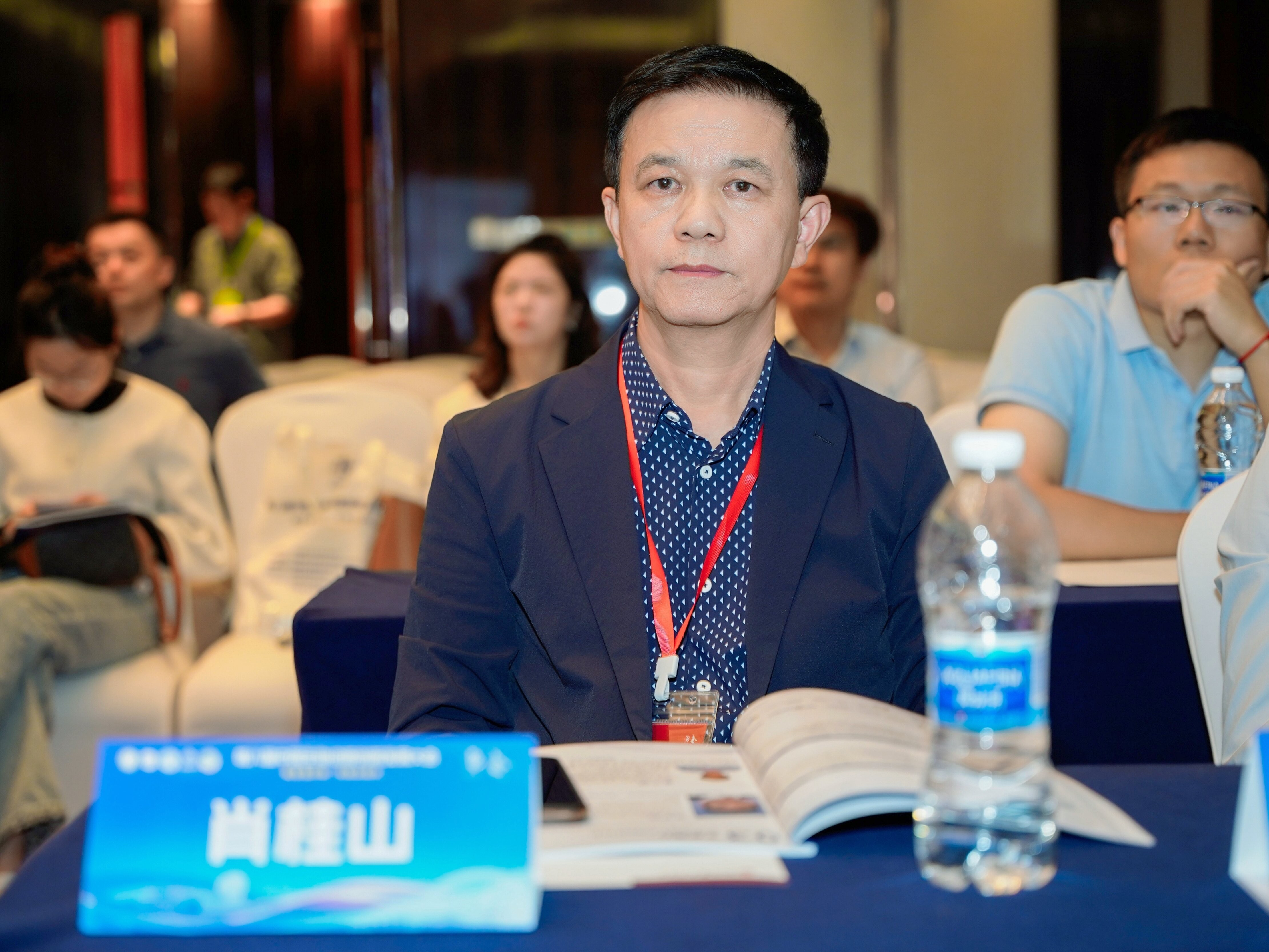3ccee8e5-812f-4998-b0e9-f5120e4fe71e.jpg