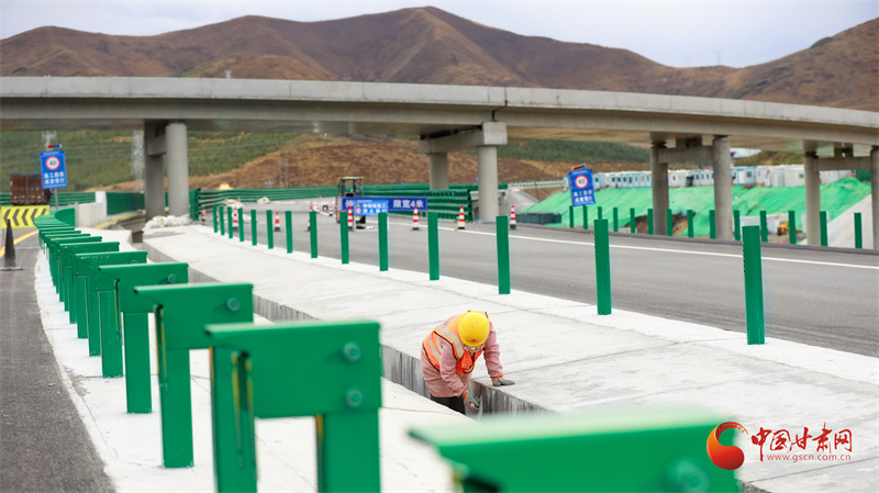 进入道路设施安装
