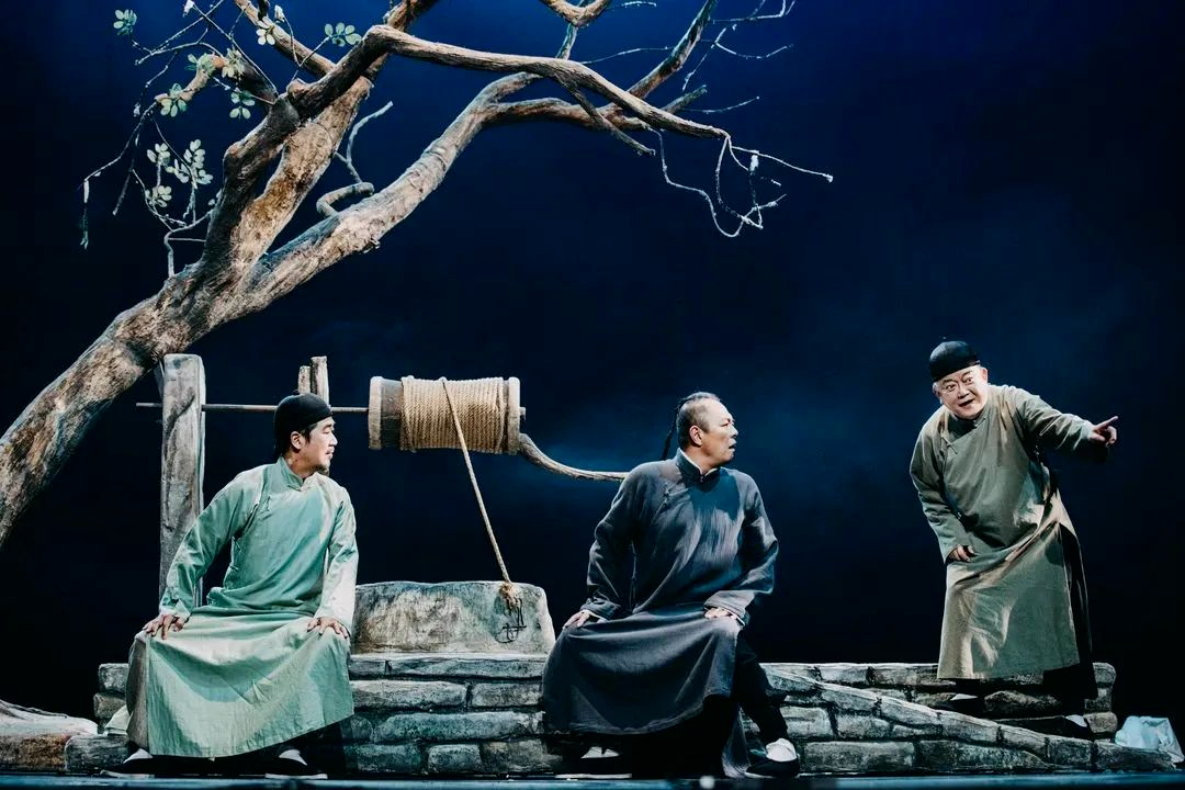 “流水不争先，争的是滔滔不绝”——富小莲这句，为什么成了《断金》的定盘星