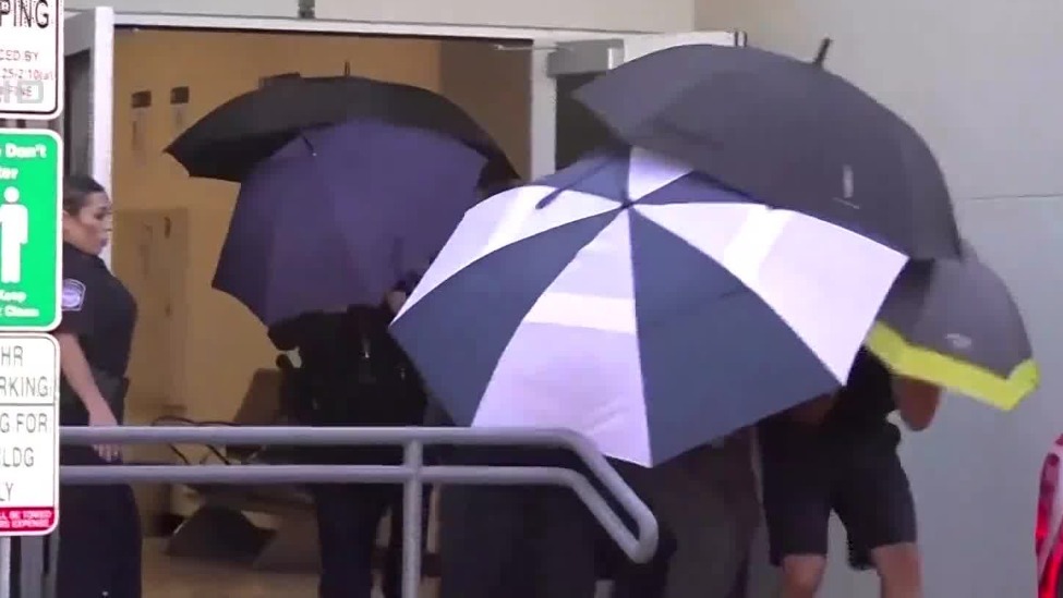 小博索纳罗辗转抵美