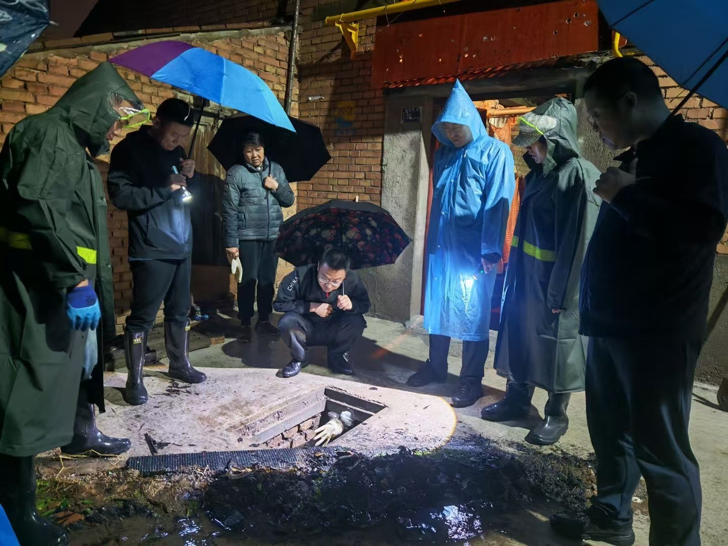 积水难题，疏到群众心坎上 1.jpg