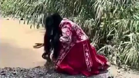 “美女别跑,我不是坏人”,男子称在深山发现流浪女,二人一起直播、拍短