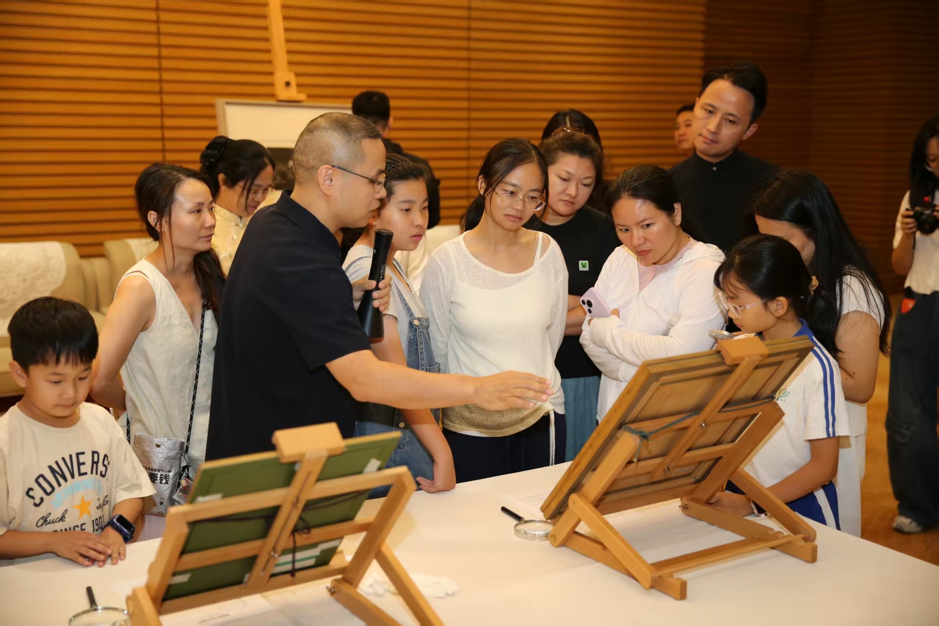 艺聚观澜 福润世界 观澜版画基地举办“博物馆之夜”国际版画跨界文化活动喜迎APEC