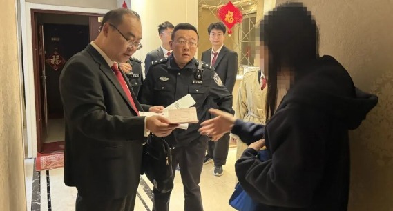 邹城法院对“老赖”依法用足用好拘传拘留强制措施
