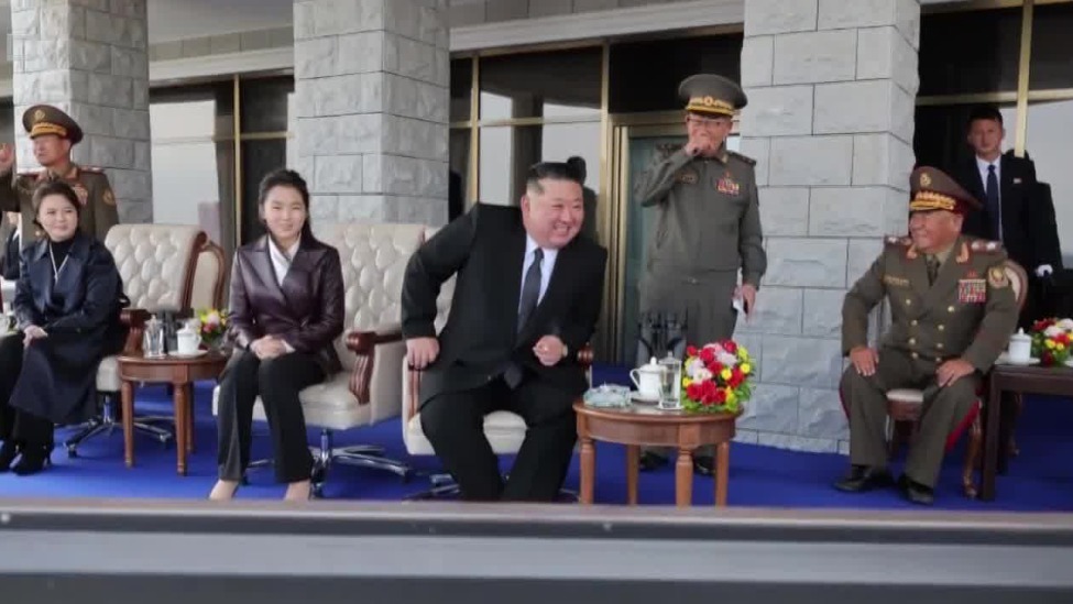 金正恩出席朝鲜“无人航空技术发展-2026”展览会