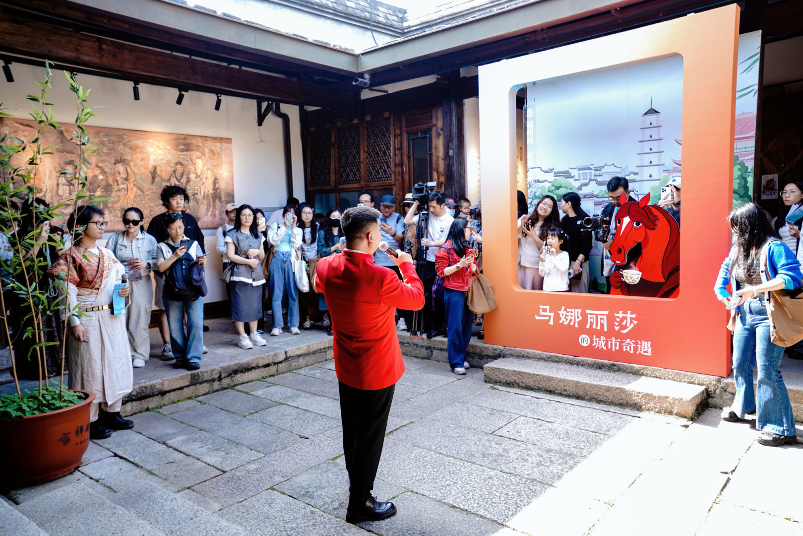 “国宝唤醒计划”福州站主题墙绘