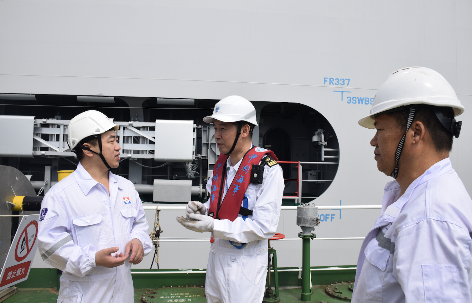 深圳盐田港完成全球最大甲醇双燃料集装箱船舶绿色甲醇加注 开启常态化加注新篇章