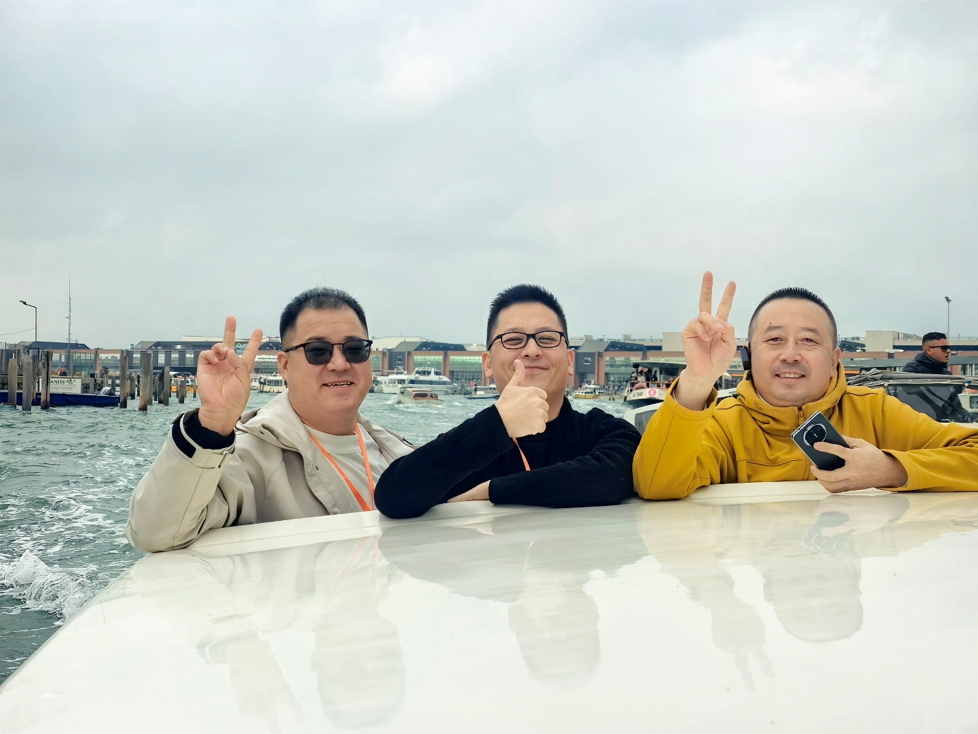 如图片无法显示,请刷新页面